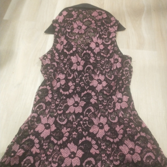 Sexy lace top by cache - Picture 2 of 4